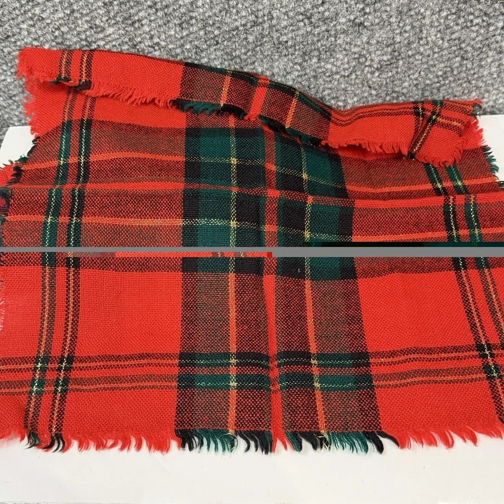 VTG Lot Set Plaid Christmas 6 Napkins Red Green Black.  Two Different Prints